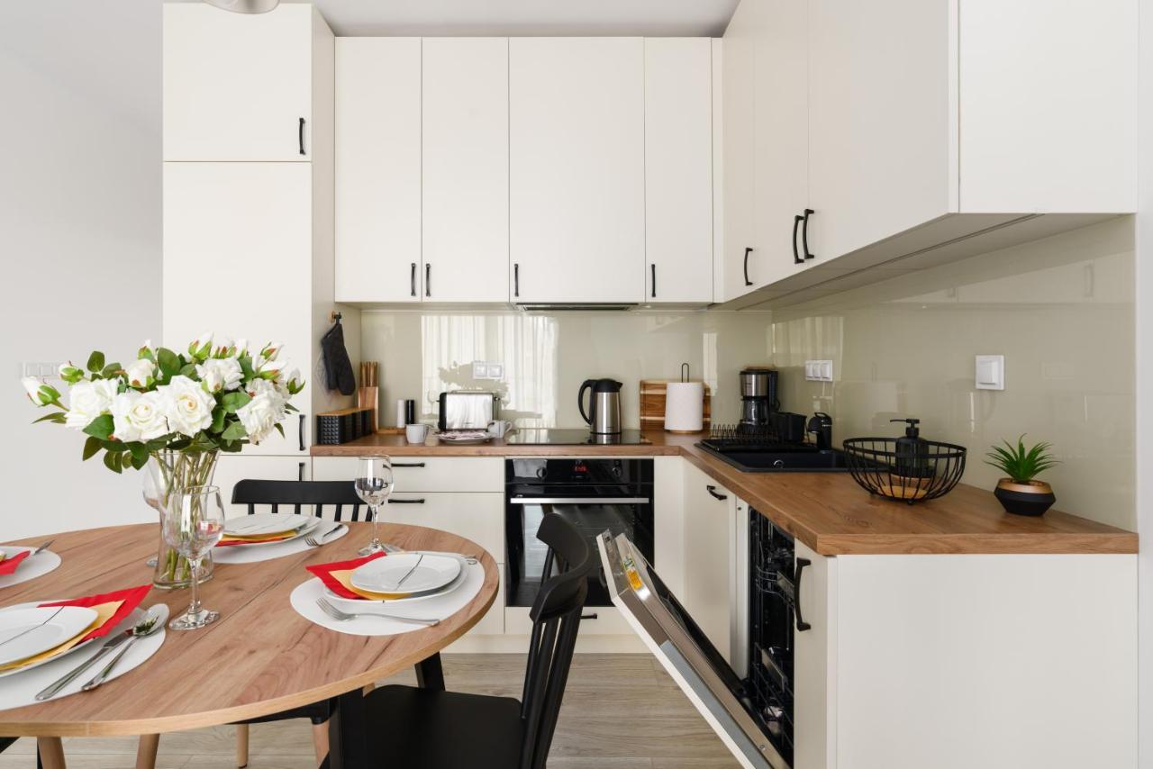 Premium Apartments Poznan Airport By Noclegi Renters Luaran gambar