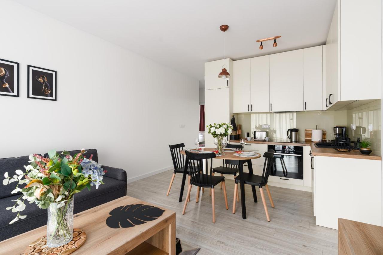 Premium Apartments Poznan Airport By Noclegi Renters Luaran gambar